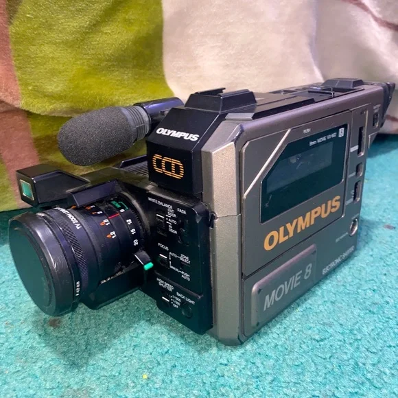 OLYMPUS Movie VX-802 Video Camera Camcorder, Case, Acessories